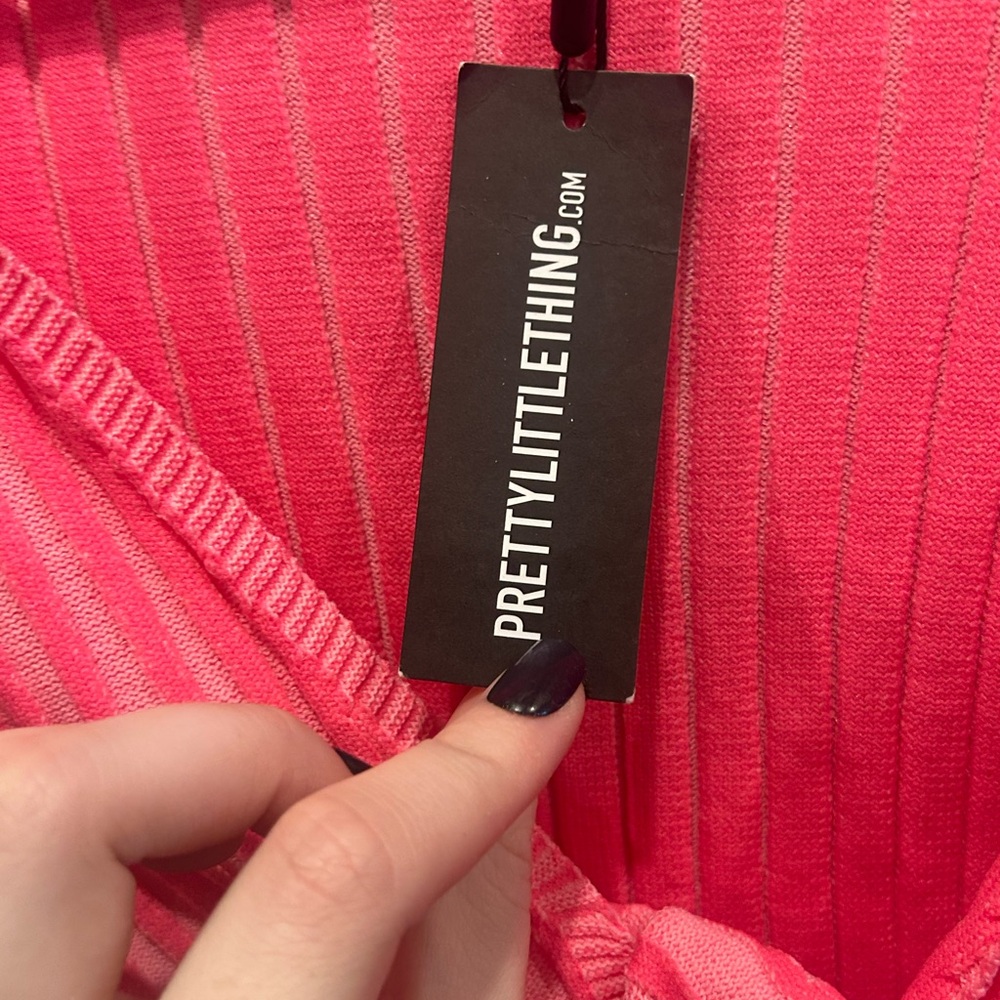 PrettyLittleThing Pink Ribbed Crop Top - Picture 4 of 6